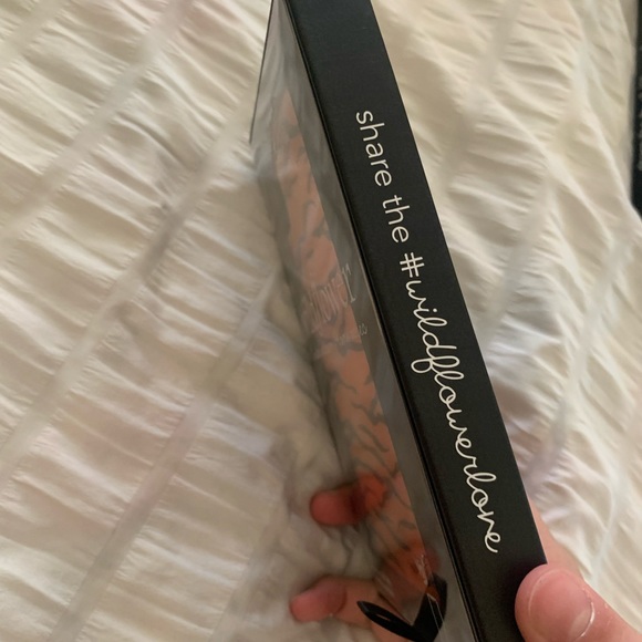 Wildflower tiger print iPhone XR case - Picture 3 of 4